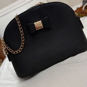 Elegant Black Bow Accent Women's Bag